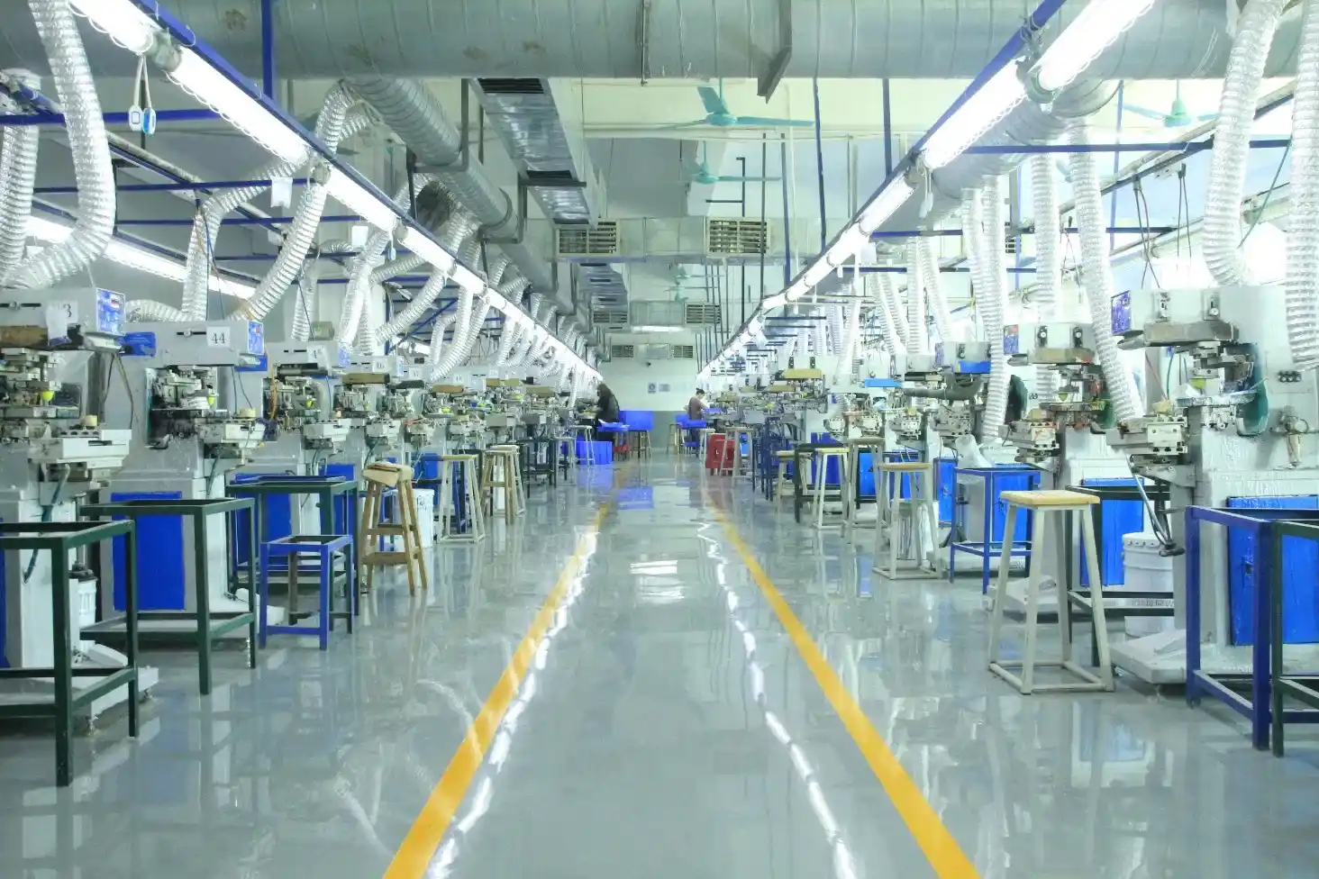 Automated production line for efficient large-scale resin toy orders